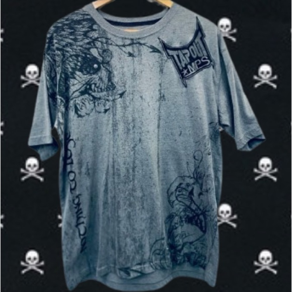 Rare tapout tee with stud embroideries